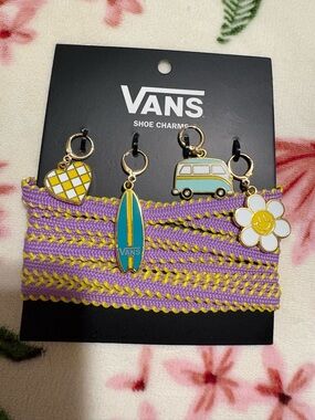 NWT FREE Vans Retro Shoe Charms and Shoelace set 🚌 FREE with a purchase of $100